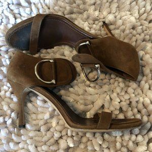 Gucci Sandals 7B SUPER CUTE!